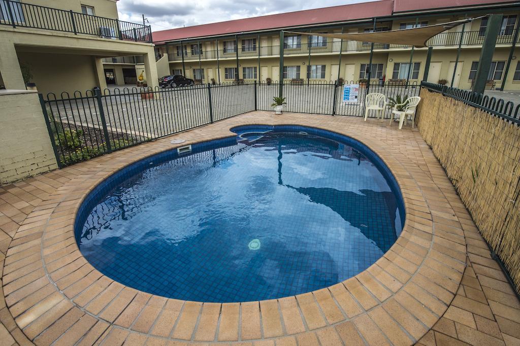 Golden Guitar Motor Inn Tamworth Extérieur photo